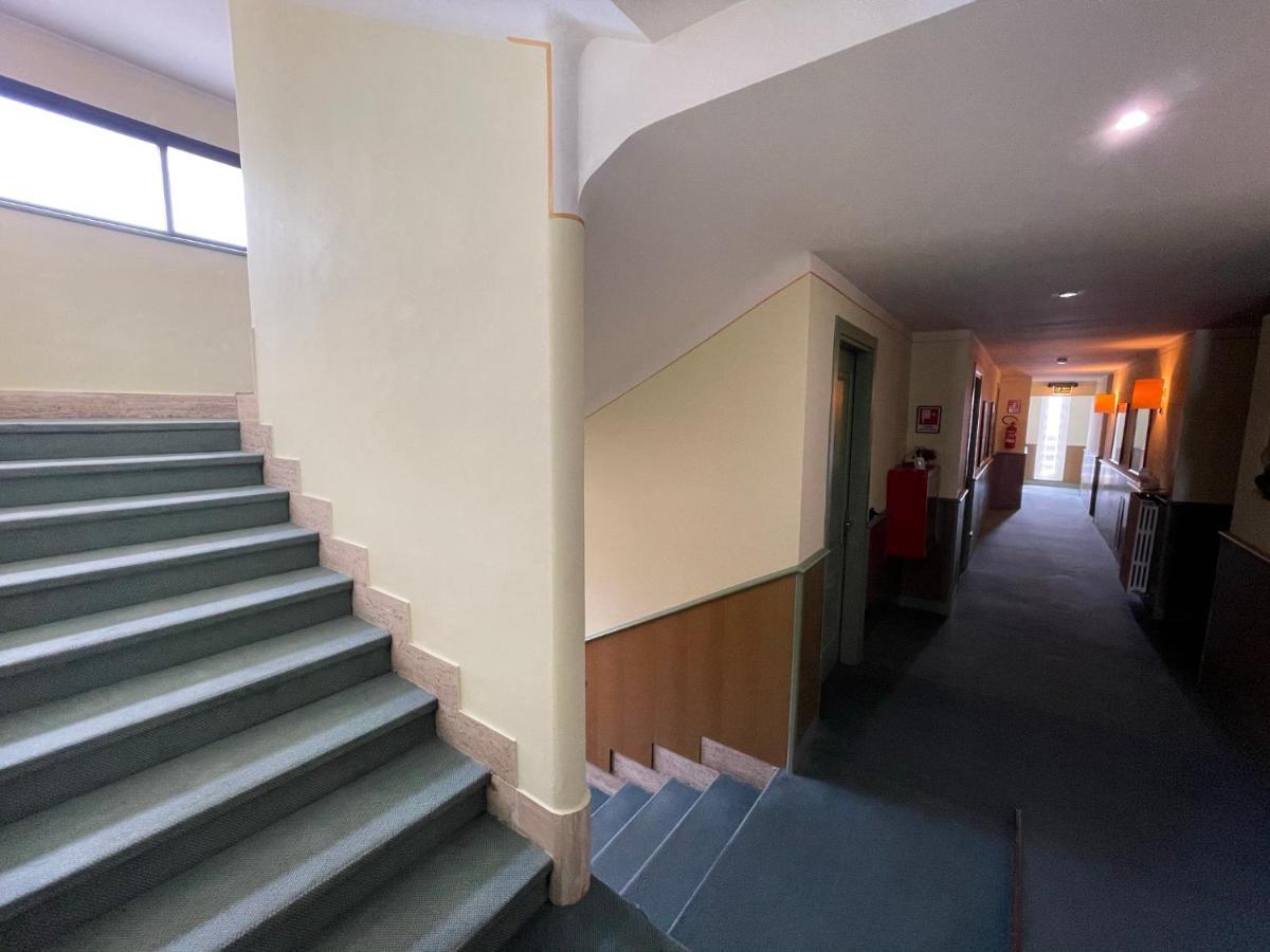 בינאסקו Hotel La Goletta מראה חיצוני תמונה