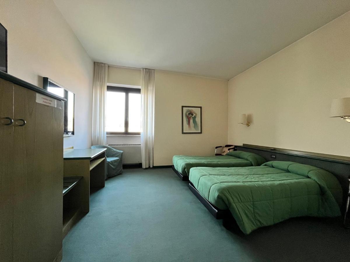 בינאסקו Hotel La Goletta מראה חיצוני תמונה