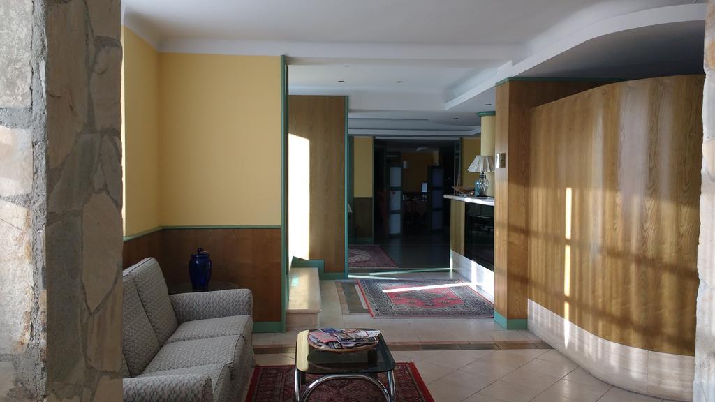בינאסקו Hotel La Goletta מראה חיצוני תמונה