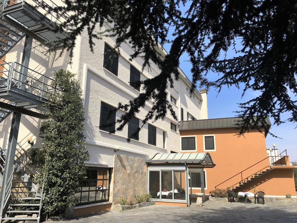 בינאסקו Hotel La Goletta מראה חיצוני תמונה